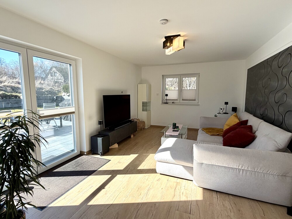 Wohnzimmer mit Terrassentür