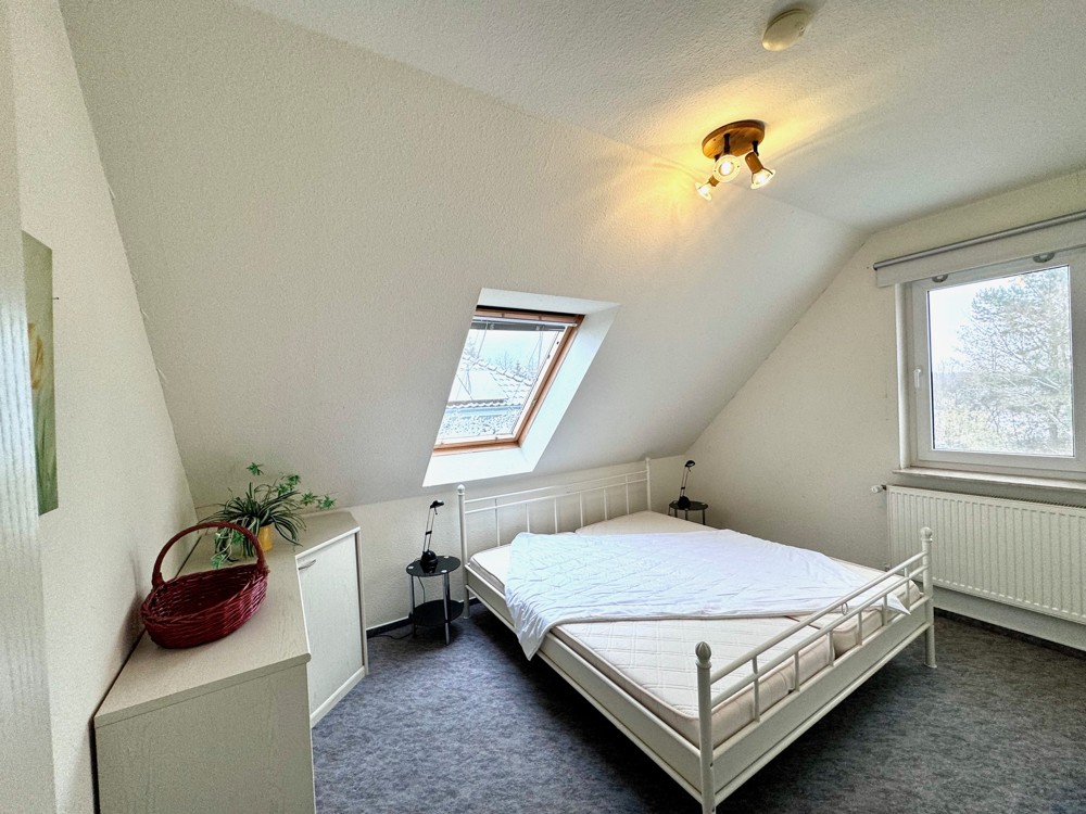 Schlafzimmer DG