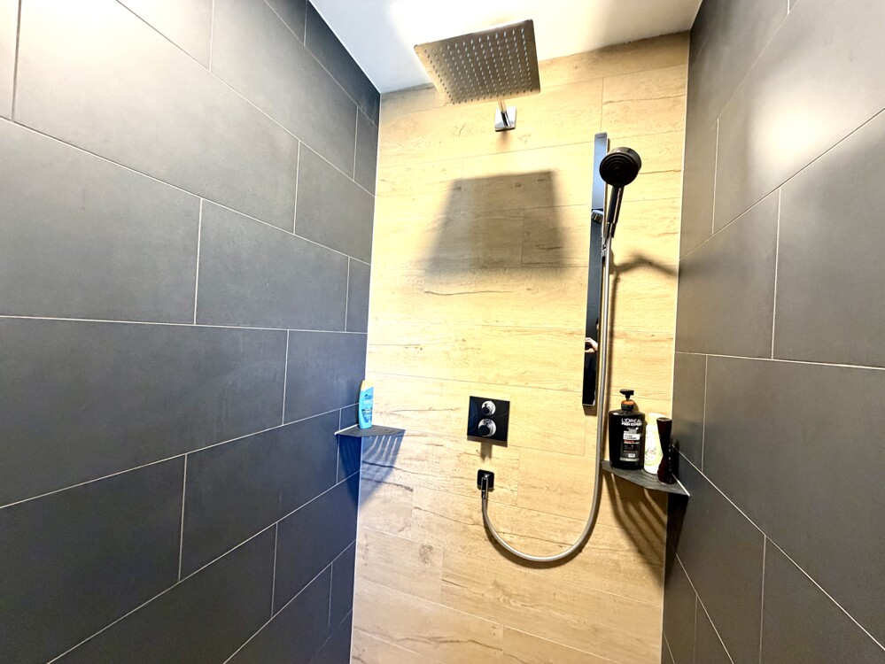 ebenerdige Regendusche OG